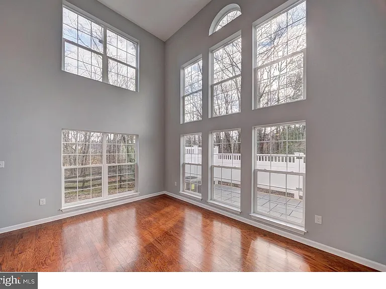 616 Pebble Creek Ct — Photo 2