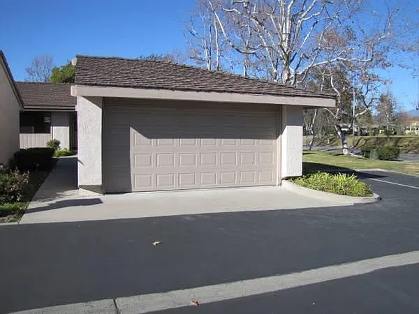 27615 Avenida Larga