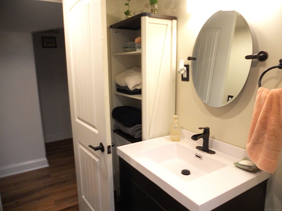 8239 Garbor Dr, photo 22