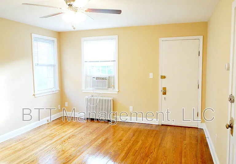 8107 Greenwood Ave #2 — Photo 2