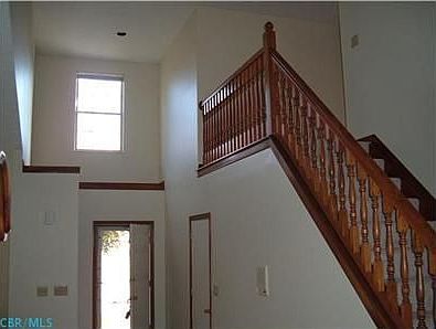 3rd image of 919 Carron Cir