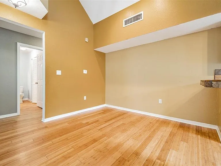 9156 Lake Chase Island Way #9156 — Photo 14
