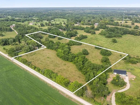 27411 S Hillside Rd, Harrisonville, MO 64701