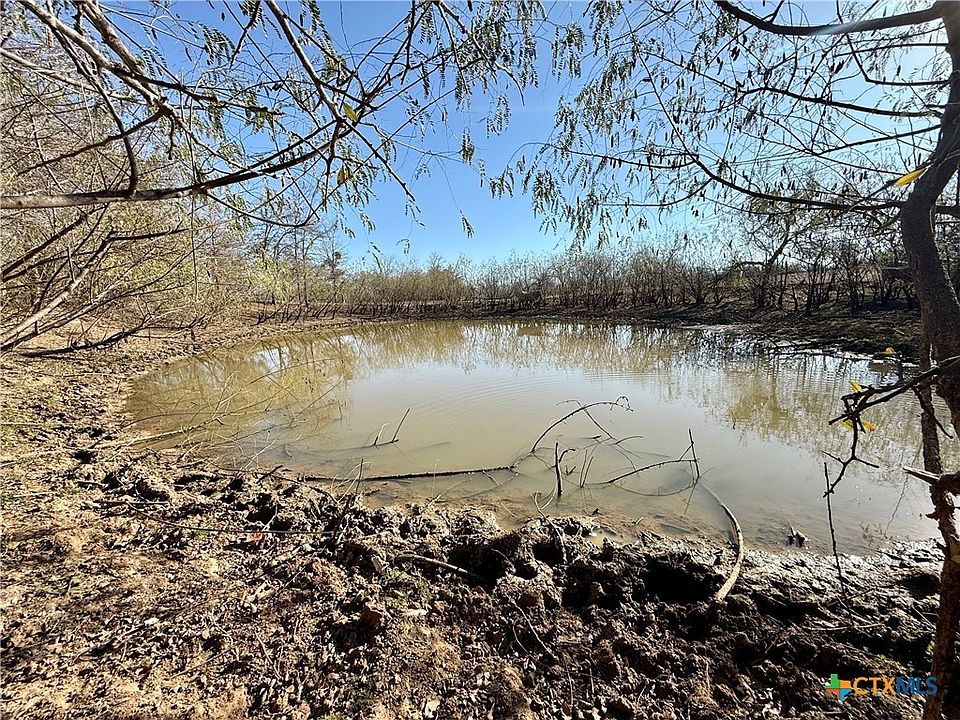 1st image of 685 Fox Ln