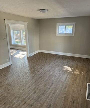 5th image of 3641 W 39th St