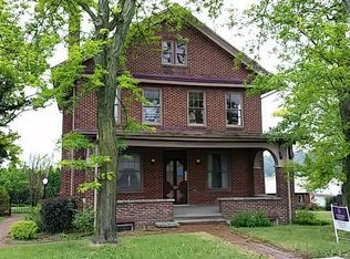 128 S Centre Ave, Leesport, PA 19533