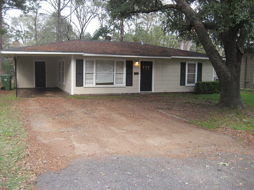 602 Eason Pl