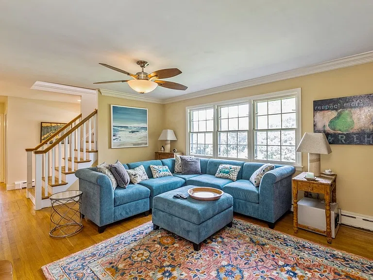 24 N Harbor Dr — Photo 2