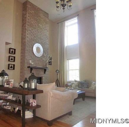5th image of 116 Pebble Creek Ln