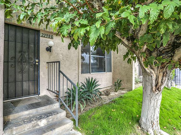 3rd image of 2298 N Indian Canyon Dr Unit G