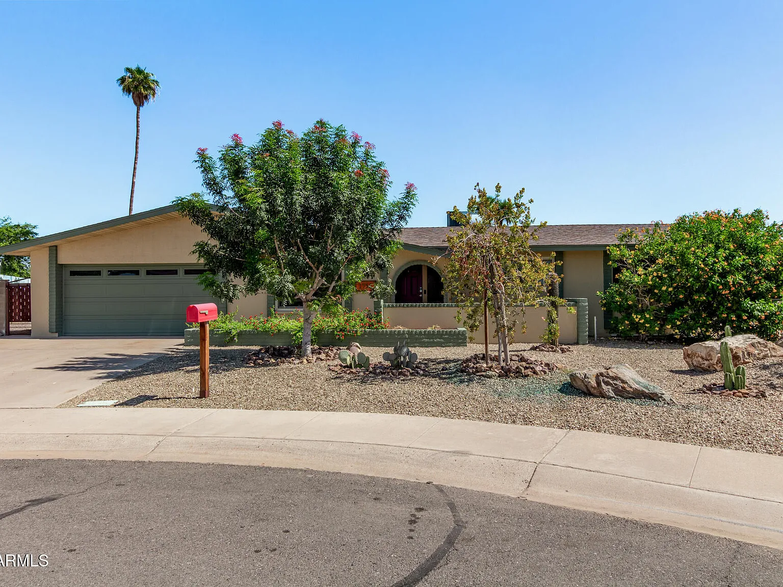 4 bed, 3.0 bath, 2223 sqft, $6,500 — Photo 3