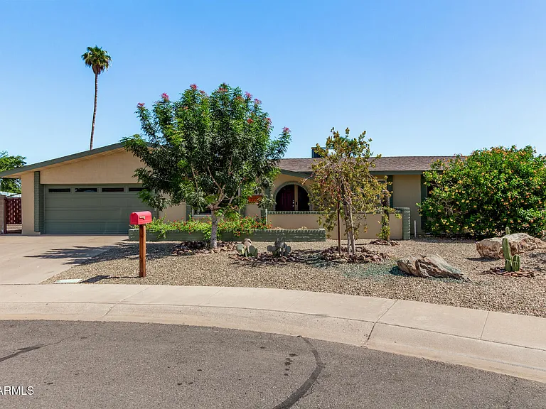 1956 E Dunbar Dr — Photo 3