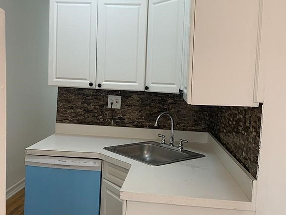 3rd image of 232 E 116th St APT 22