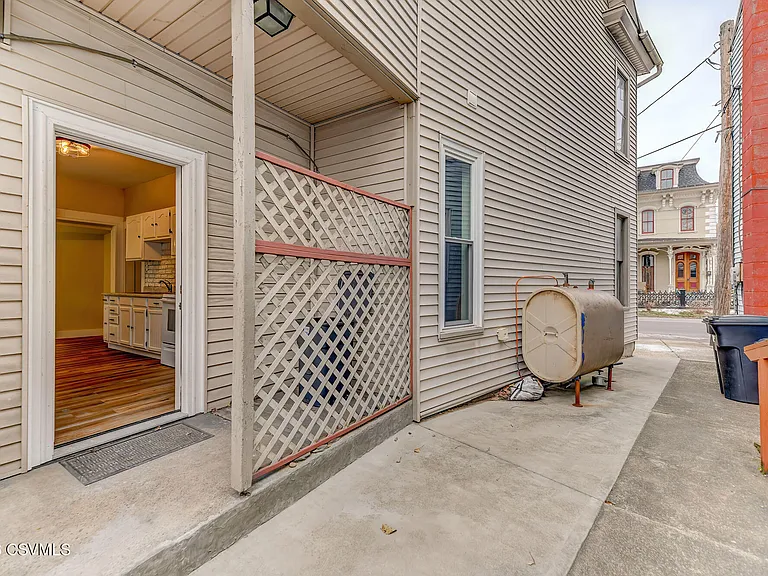 148 Bloom St — Photo 34