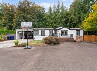 17649 S Greenfield Dr, Oregon City, OR 97045