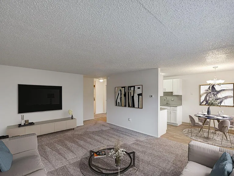 Hilton Village Apartment Homes — Photo 9