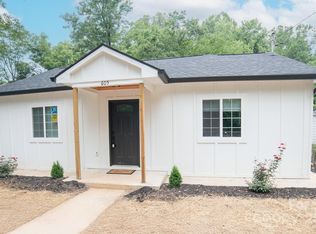 605 Vance St NW, Lenoir, NC 28645