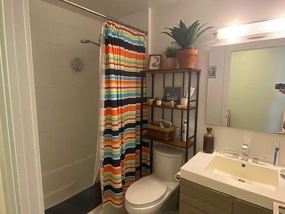 4th image of 318 Richmond St W #2503