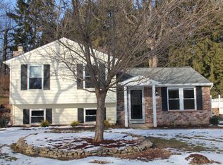 6601 Overlook Ct, Sykesville, MD 21784