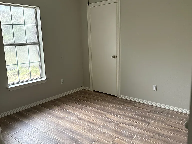 2nd bedroom.