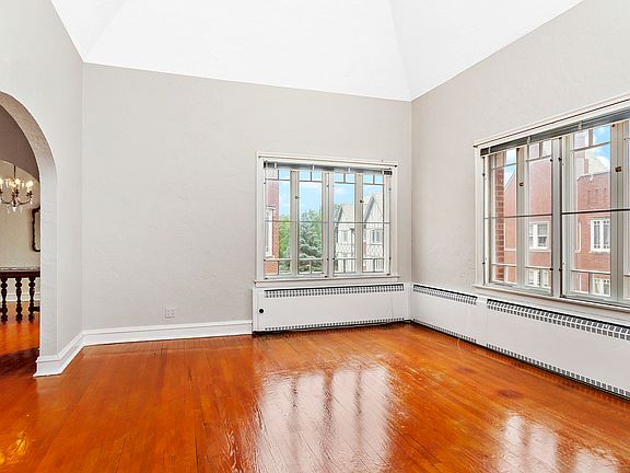 4th image of 2468 W Estes Ave #3