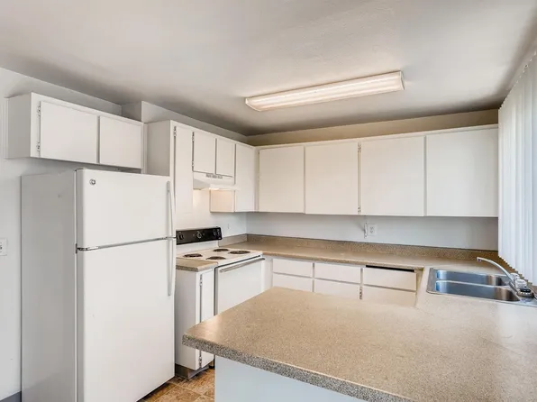 Pinewood Commons, 2710 NE Division St APT 26, Gresham, OR 97030