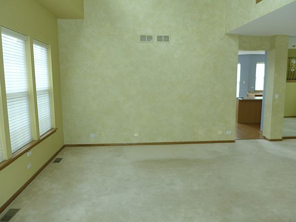 3rd image of 2432 Sweetbriar Ln