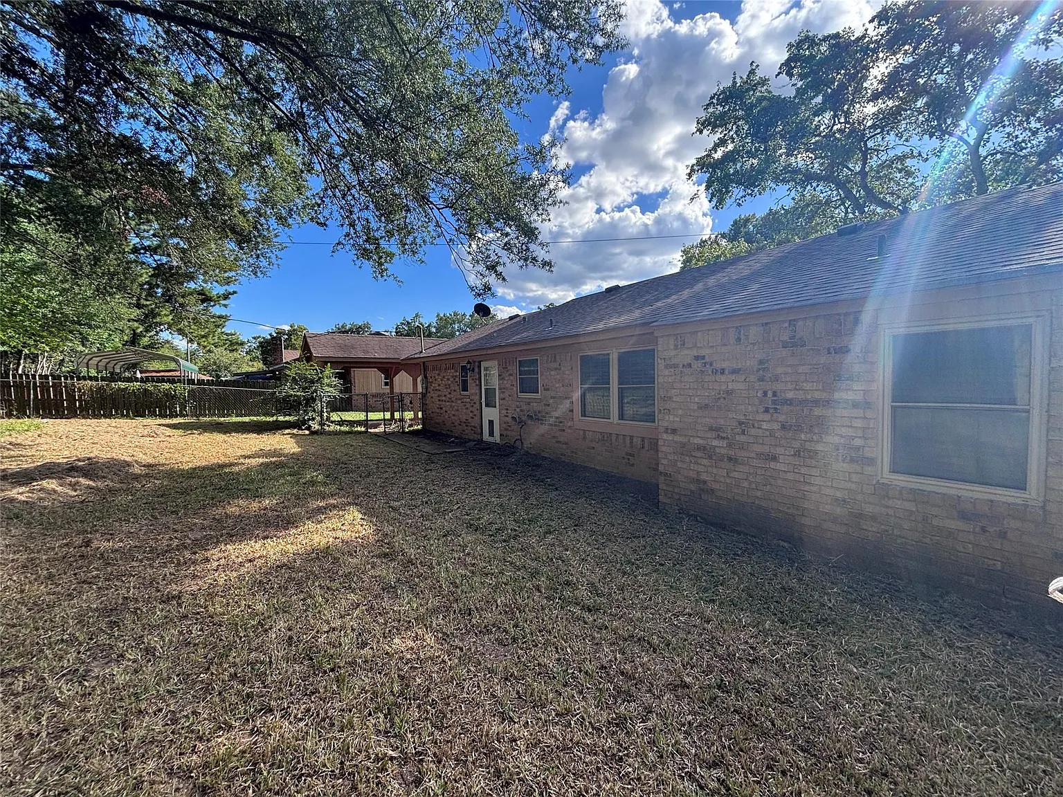 3 bed, 2.0 bath, $1,800 — Photo 2