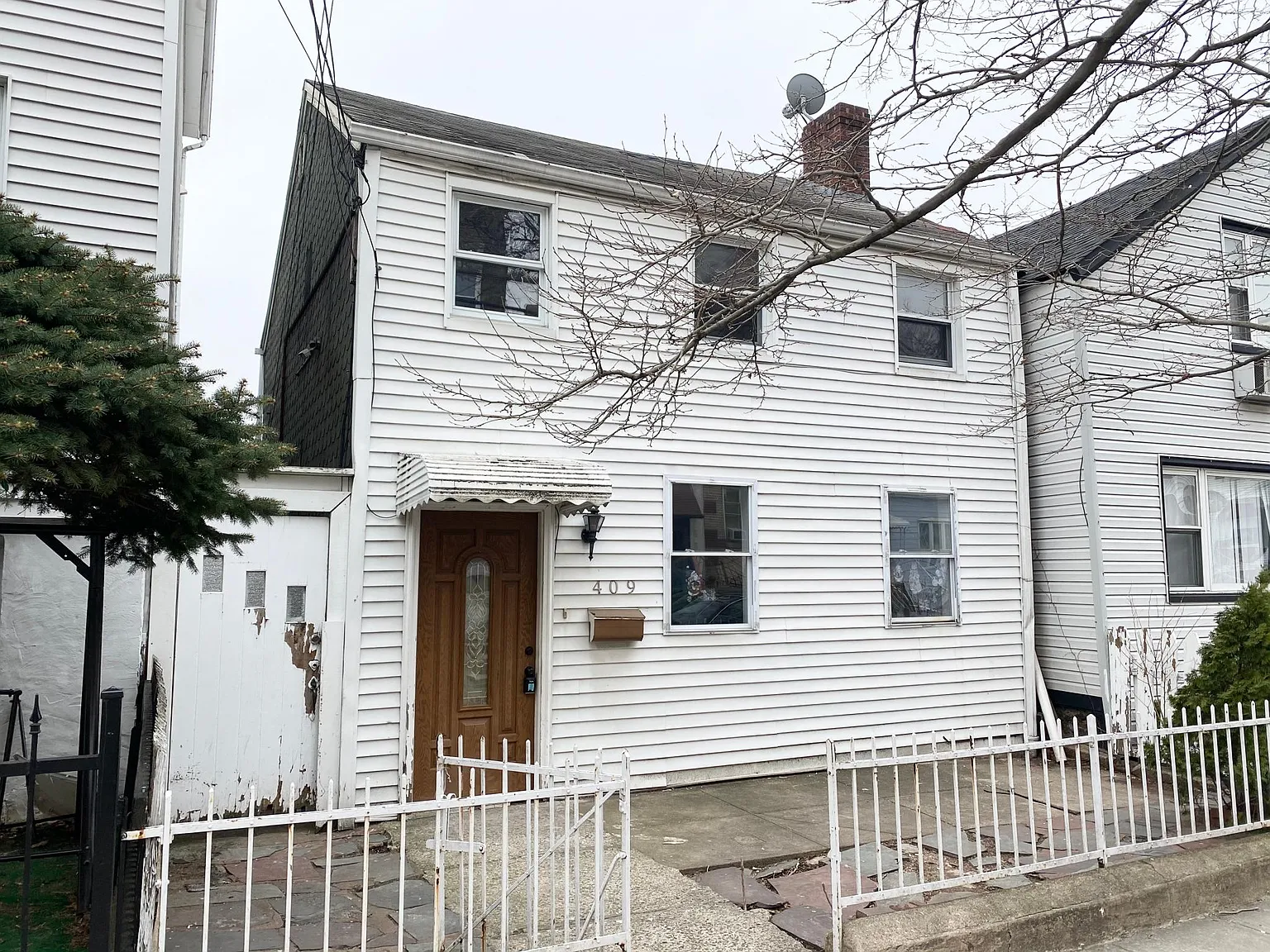 409 4th St photo 1