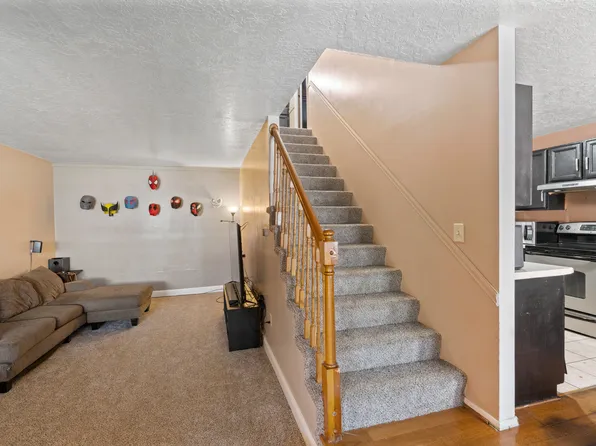 165 W Pheasantbrook Dr S, Centerville, UT 84014