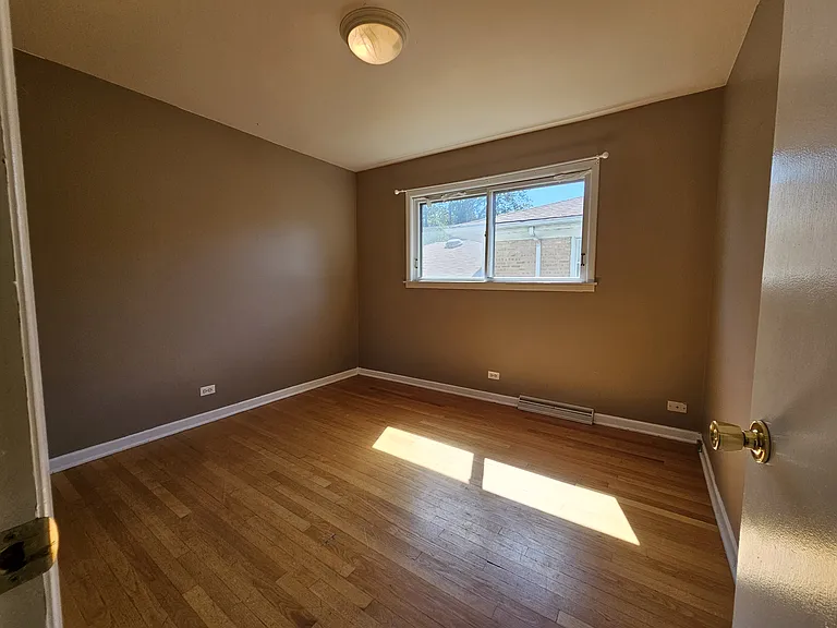 9924 Crawford Ave — Photo 16