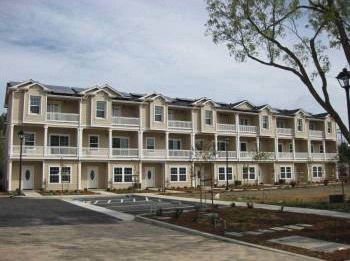1st image of 395 Gurries Dr