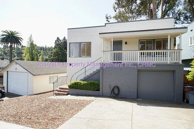 3 Robertson Ter photo 1