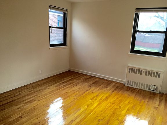 3rd image of 19628 67th Ave