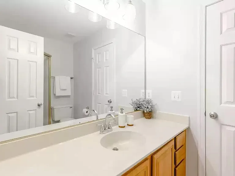 2241 Lovedale Ln #J — Photo 11