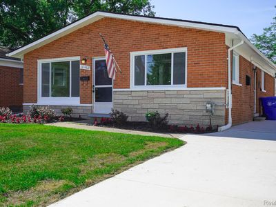 18462 Masonic Blvd, Fraser, MI, 48026