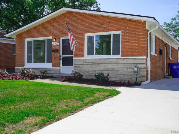 18462 Masonic Blvd, Fraser, MI 48026