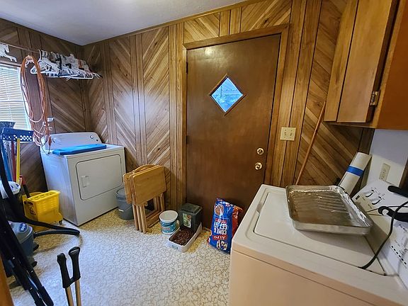 4th image of 724 Bradley St