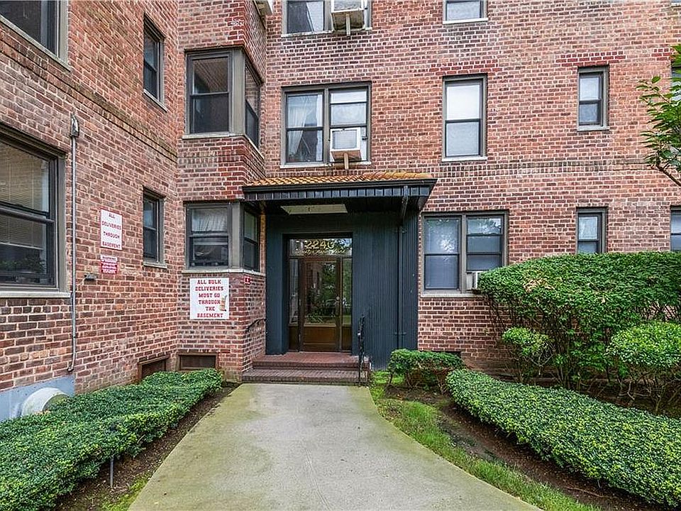 1st image of 2213 Stuart St Unit 4G