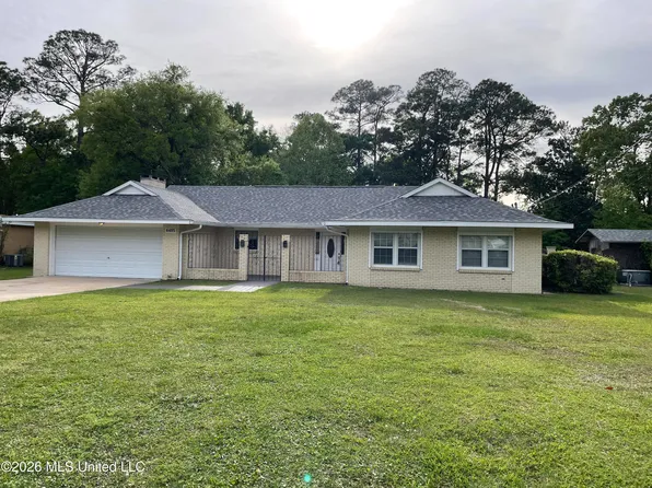 6405 Shore Dr, Ocean Springs, MS 39564
