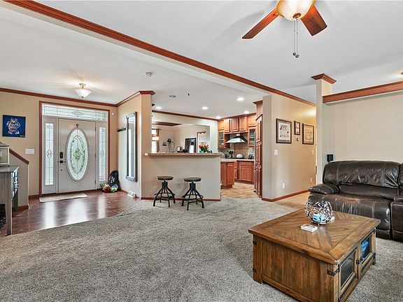 3rd image of 131 Helena St