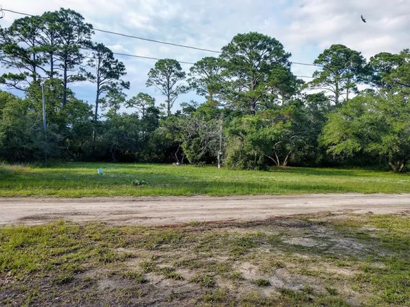 1723 Spacey Dr, Carrabelle, FL 32322