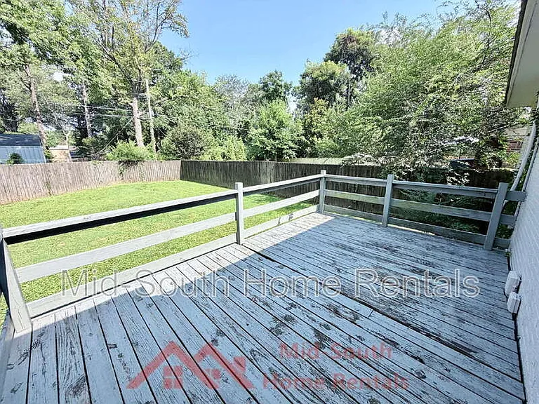 1060 Paul Pl — Photo 21