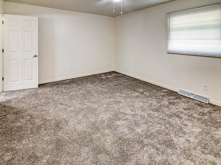 1802 Lake Point Dr #4 — Photo 16