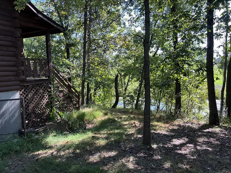 1327 Fairfield Rd — Photo 2