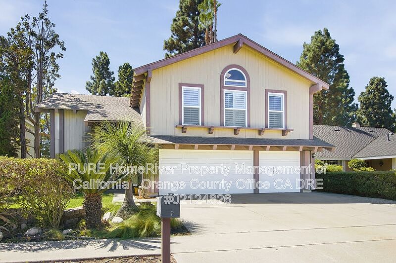 1st image of 4922 Rochelle Ave