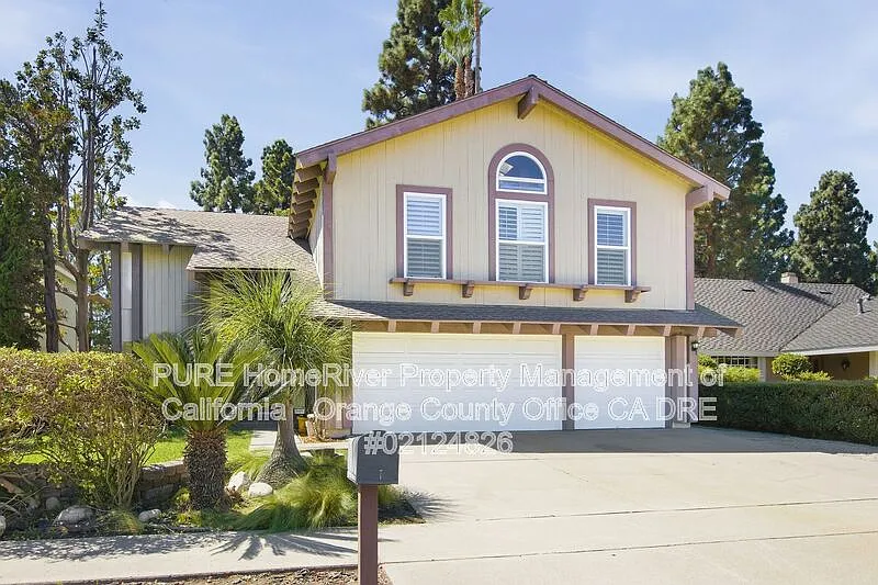 4922 Rochelle Ave