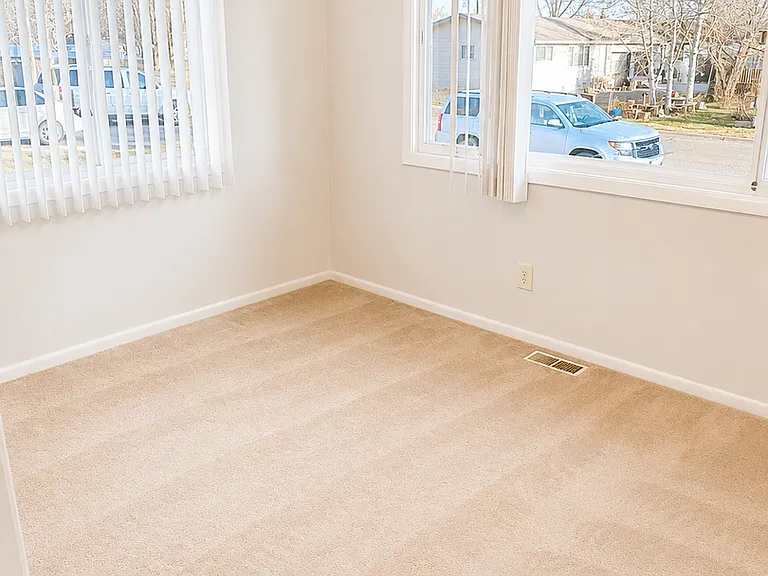 323 Covert Ln — Photo 6