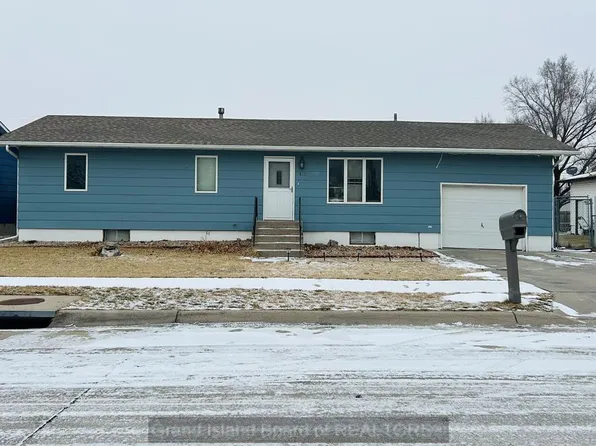 816 E 12th St, Grand Island, NE 68801
