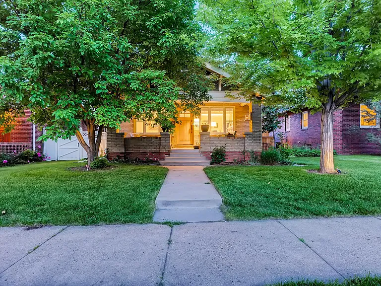 860 Adams St — Photo 3
